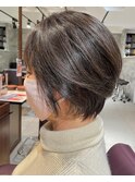 【藤田】脱白髪染めのペールベージュ×大人ショート