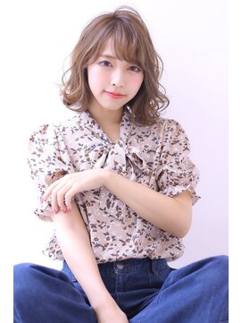 オーロ(ORO) 大人可愛い外ハネミディアム