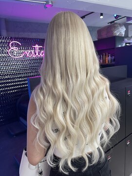 ラブスタシー 心斎橋アメ村店 ホワイトブロンド