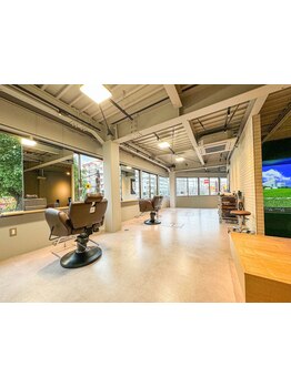 【メンズ専門/駐車場あり】2席のみのプライベートサロン。20時半迄営業しているので、お仕事帰りにも！