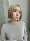 切りっぱなしブロンドボブ