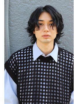 ブークル(boucle) センターパートウルフ　ウルフ縦落ちパーマ