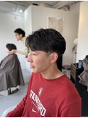 20代30代40代◎スーツ刈り上げ短髪ナチュラルパーマスタイル