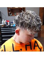 フリースタイル 末広店(FREE STYLE)&nbsp;スキンフェード×スペインカール