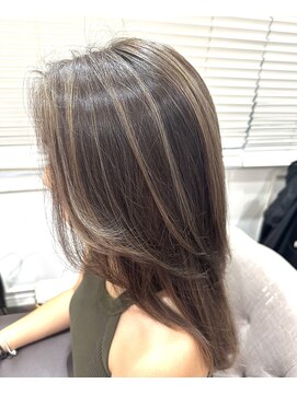 アトリエメルシー 代々木(atelier merci) ハイライトカラー / レイヤーカット /