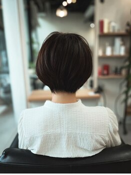 エスパイス 南森町(Espice)の写真/再現性ともちの良さにこだわったカットが得意。骨格に合わせたショートカットもご提案します!