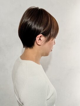 大人かわいい耳かけショート