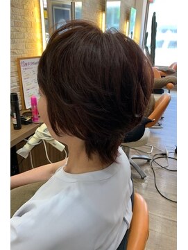 エムツージェイ(M2J) ふんわりウルフカット