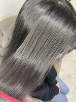 エスカーラ 表参道(THE ESCALA)&nbsp;地毛もキューティクルたっぷり、うる艶ヘアー【タビラマユミ】