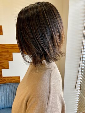 メイヘア(May Hair) ひし形シルエットの外ハネヘア