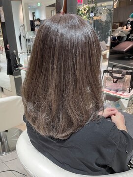 エアー 銀座(air) ★岡田有加★20代30代/白髪ぼかしハイライト