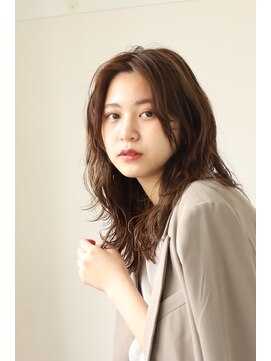 エクリ(equri×SHISEIDO) 動きのあるレイヤースタイル×ハイライト