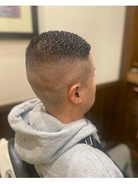 ヒロギンザバーバーショップ 神楽坂店(HIRO GINZA BARBER SHOP) 濡れパン×スキンフェード