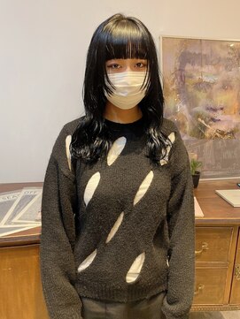 ヘアーアイストゥーレ(HAIR ICI TRE) ブルーブラック フェイスレイヤー 担当 渡邉桜桃