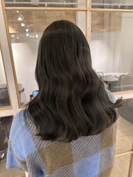 ヘアスペース リズム グリーン(Hair space Rizm green) オリーブベージュ
