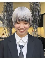 ヒート バイ アンカットラウンジ 渋谷(HEAT by UNCUT&LOUNGE)&nbsp;ケアブリーチで作るホワイトアンブレラカラー