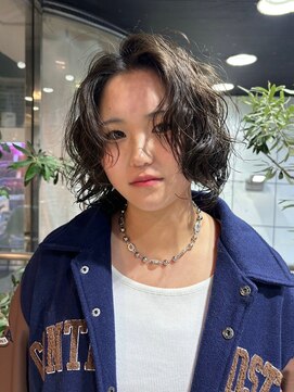 ヘアーアンドメイク ビス(HAIR&MAKE bis) 大きめカールボブパーマ 海外風パーマ【kotomi】
