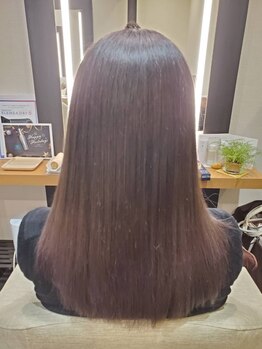 髪に優しい薬剤で、ダメージレスに綺麗な発色♪あなたの魅力を引き出すカラーで、毎日のオシャレを楽しく！