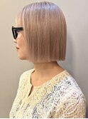 切りっぱなしボブミニボブハイトーンブリーチカラー/木梨健太
