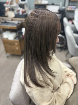 スモーキーベージュ・エアリーストレート