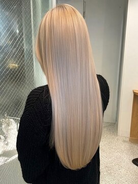 ミルクティー/ブリーチカラー/ウルフカット/レイヤーカット