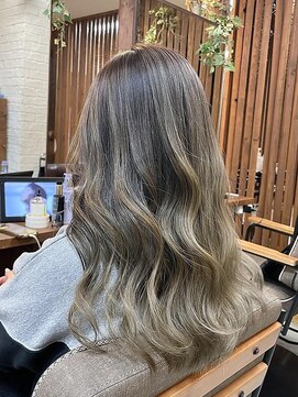 グレープバイン 辻堂(GRAPEVINES) コントラストバレイヤージュ