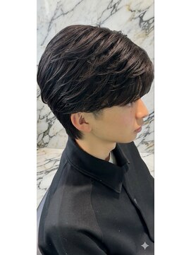 ミヤビ(MIYAVI) 束感フェザーショート