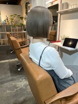 スゴス(sugosu) 切りっぱなしボブ / beige color