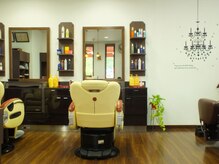 ヘアーハウスシュシュ(Hair House ChouChou)の雰囲気（あたたかみのある店内。気取らずホッとできる空間です。）