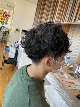 メンズ ゆるめスパイラルパーマ L 花やの前の美容室 山梨本店のヘアカタログ ホットペッパービューティー