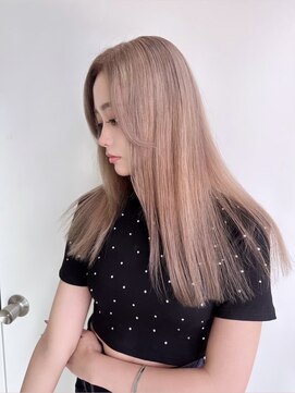 リア(riah) ダブルカラーミルクティーベージュレイヤーカット韓国ヘア