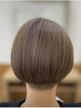 ファクト(FACT SPA) 刈り上げボブ