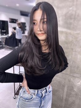 【パサつきゼロへ】髪質改善専門店による毛先まで動きのある艶レイヤーカット