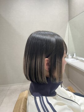 ナンバー 大分中央町店(N°) 透明感ダークグラデーション切りっぱなしボブ