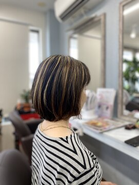 リバーサイドサロン(Riverside Salon) ショートハイライト