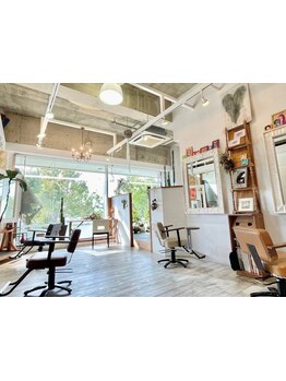 本物志向の大人女性の為の上質サロン"AnouK　TOKE"白を基調とした開放感のある店内で贅沢なサロンtimeを◇