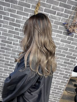 アンティア小作(ANT‘IA) バレイヤージュグラデーション