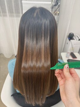 クローズ(cross-z) 艶髪、モテ髪、潤艶酸性ストレート10代20代30代40代50代