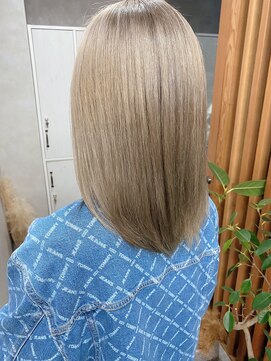 イルウィ(irwi) 【ブリーチカラー】ハイトンカラー　ブロンドベージュカラー