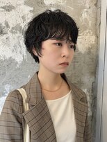 シータ(sheta)&nbsp;【sheta 三畑賢人】黒髪小顔ブルーカラーフェザーショート