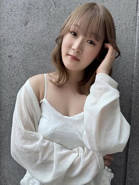 アンバー(Amber) ブリーチ ミルクティーカラー