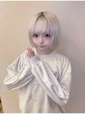 地雷系ホワイトカラーボブ