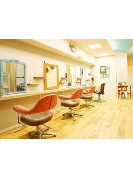 《鴫野駅徒歩５分》お席は4席のみ☆女性スタイリストによる女性のためのヘアサロン♪月曜日もOK◎