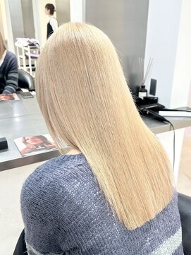 ラック 表参道(LUCK) ブロンド/ホワイトベージュ/抜きっぱなしカラー/ケアブリーチ