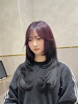 ジーナ 高槻(Zina) ハイレイヤーカット/ルーツカラー