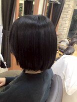 ヒラトヤ 肴町店&nbsp;ショートボウブ切りっぱなし束感ショート暗髪カラー大人ショート