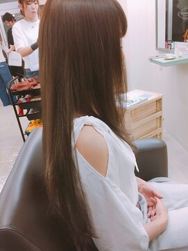 ヘアアンドネイル シーソー(Hair&Nail Seesaw) 綺麗なサラサラストレート