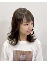 アンダーバーホワイト 西宮店(_WHITE) オリーブベージュ　顔まわりの似合わせ