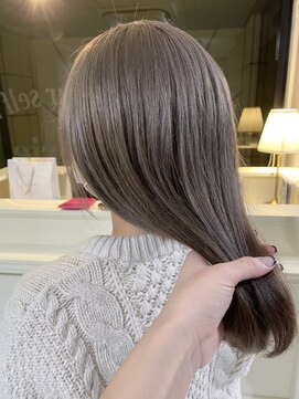 シェリ(che'rie) 艶のあるロングストレート×アッシュ系