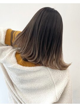 イース バイ アンブルリュクス 北千住(Ease by amble luxe) ミルクティーベージュ/外ハネ